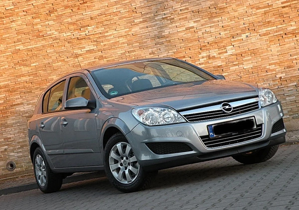 Opel Astra cena 15900 przebieg: 180300, rok produkcji 2009 z Raszków małe 497
